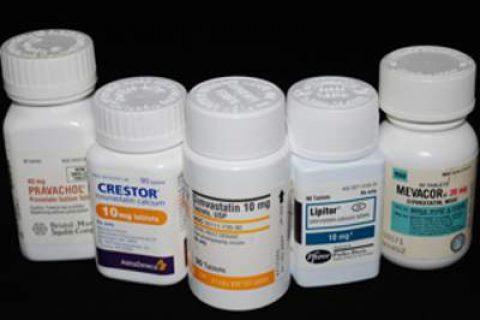 Lipitor, Crestor an other Statin drug bottles